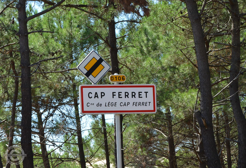 Panneau d'entrée d'agglomération du Cap-Ferret