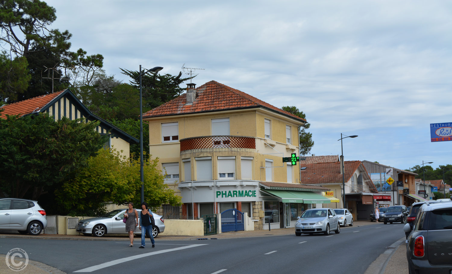 Ferretdavant.com - Bassin d'Arcachon - Lège Cap Ferret - La pharmacie du Canon