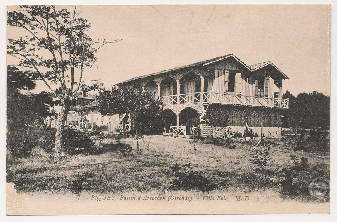 Carte postale ancienne ou photo de la collection Ferret d'Avant