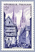 Quimper - La rue Kéréon et la cathédrale St Corentin